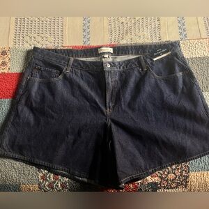 Abercrombie & Fitch Curve Love Dark Indigo Denim Women's Shorts -The Loose Short